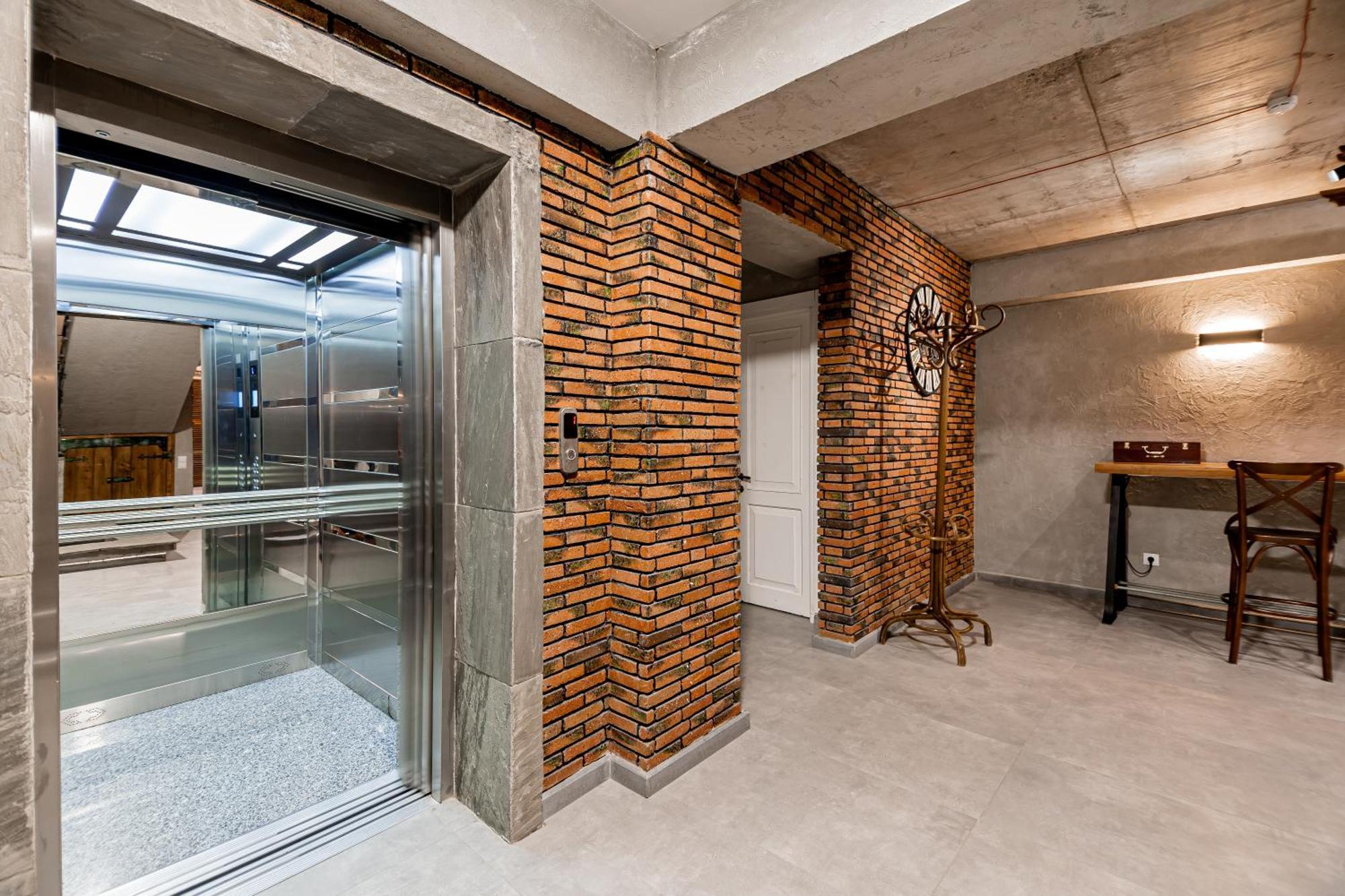Ivy Hotel Тбилиси Экстерьер фото