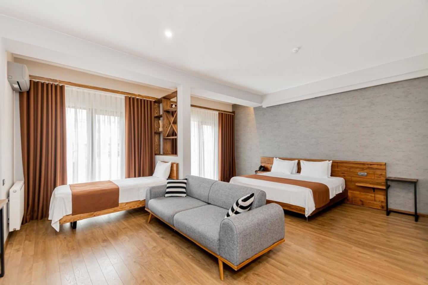 Ivy Hotel Тбилиси Экстерьер фото
